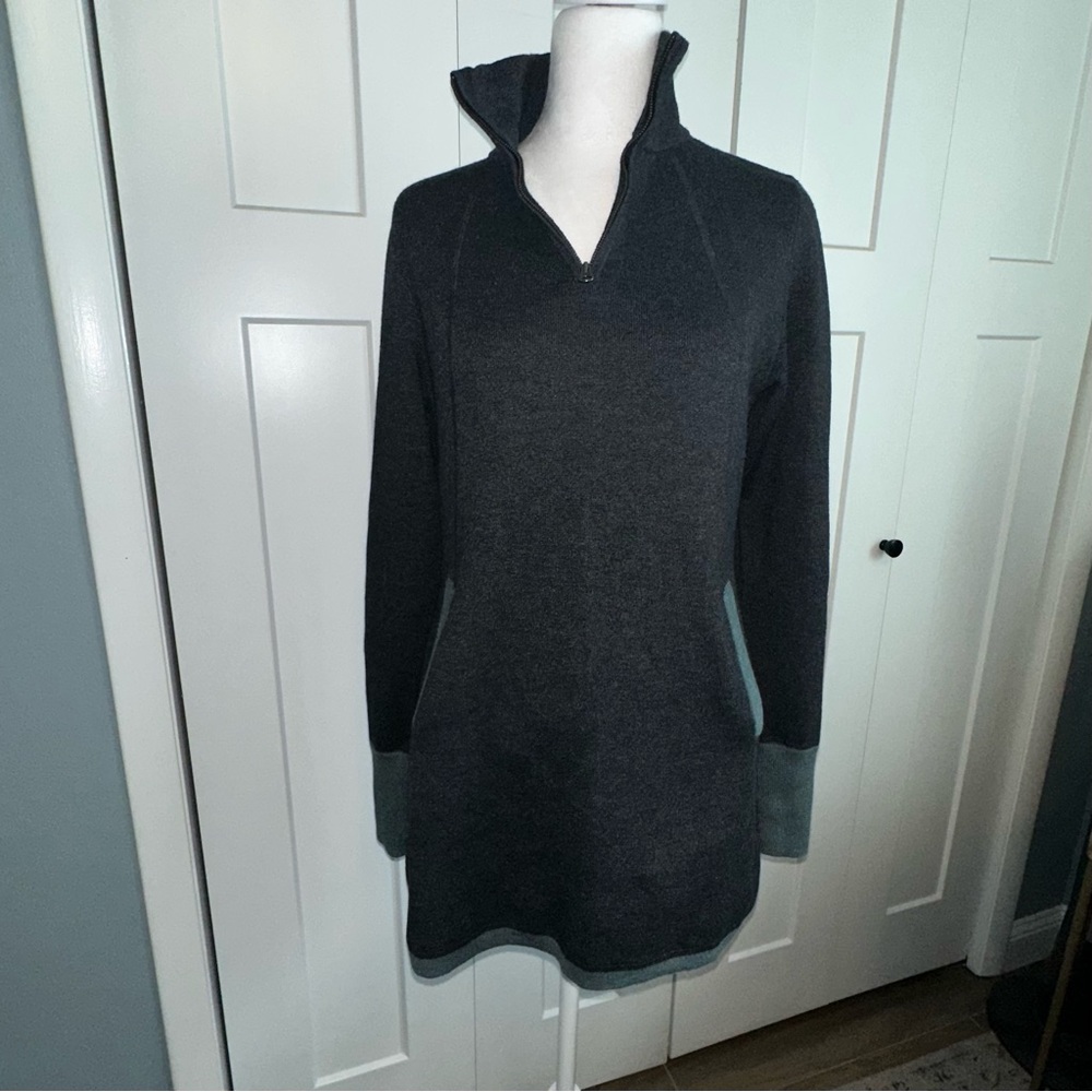 Cynthia Rowley 1/2 zip grey sweater with muted teal trim on sleeves and pockets